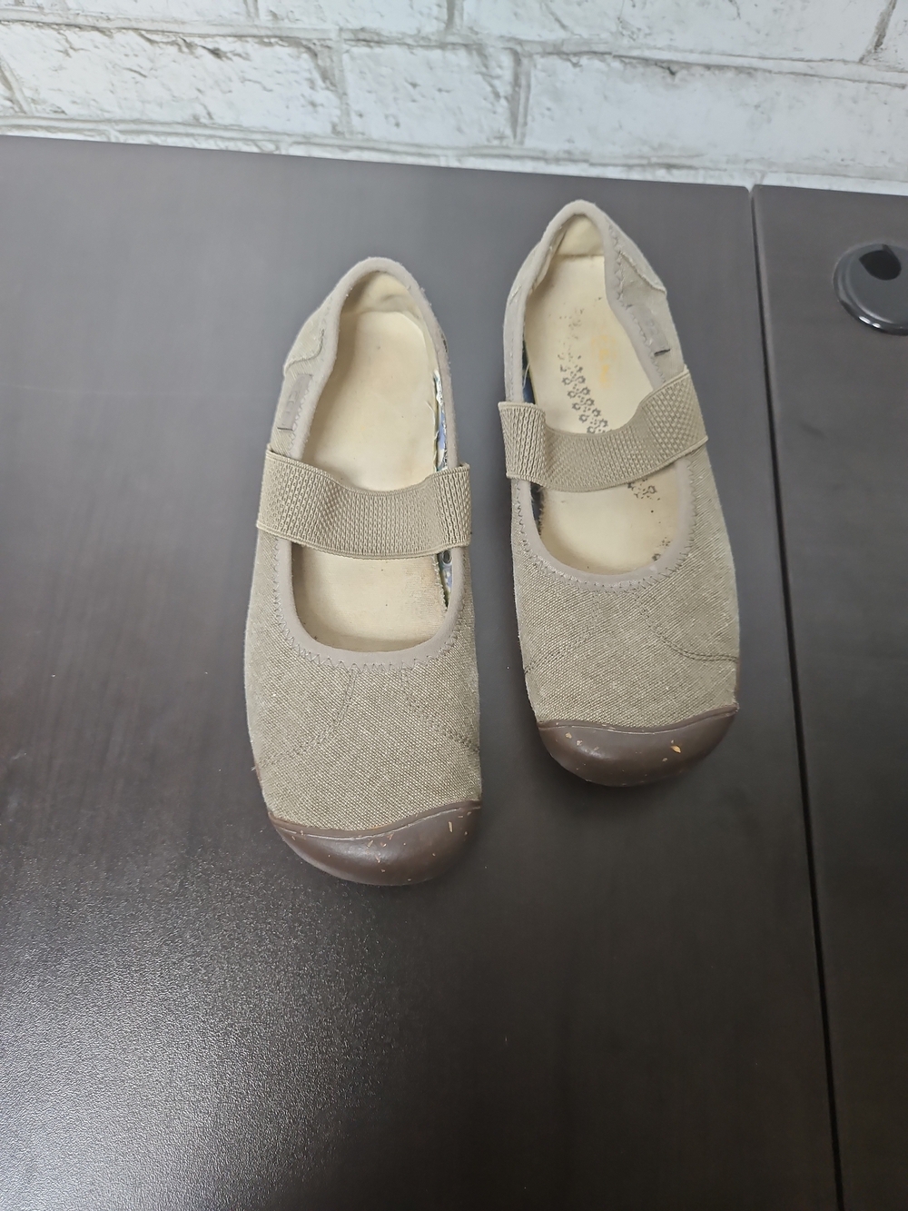 Keen Women's Brown Canvas Slip-on Mary Jane Shoes Size 7